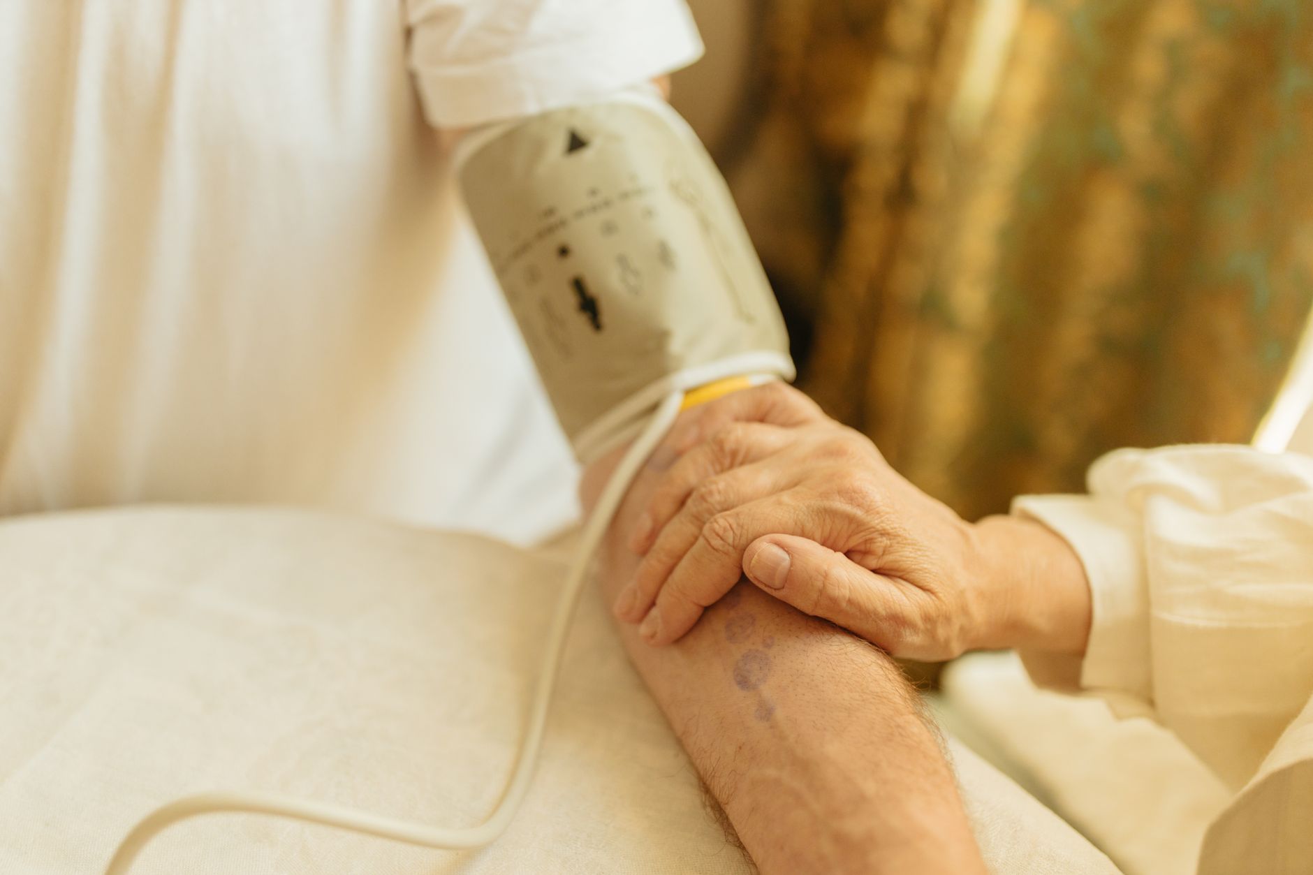 Nadciśnienie tętnicze krok po kroku: od domowych pomiarów, przez diagnostykę, po skuteczne schematy leczenia
